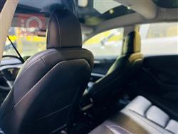 تسلا موديل 3